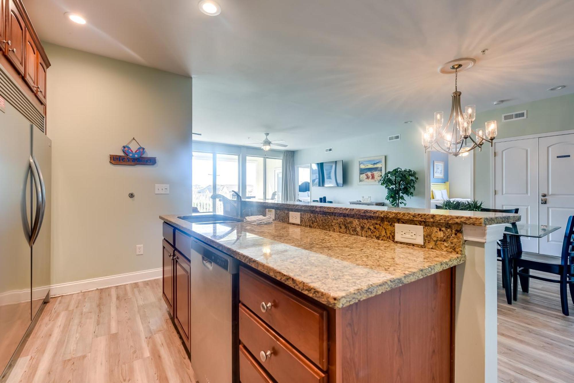 Roomy North Myrtle Beach Condo, Walk To Beach Exteriör bild