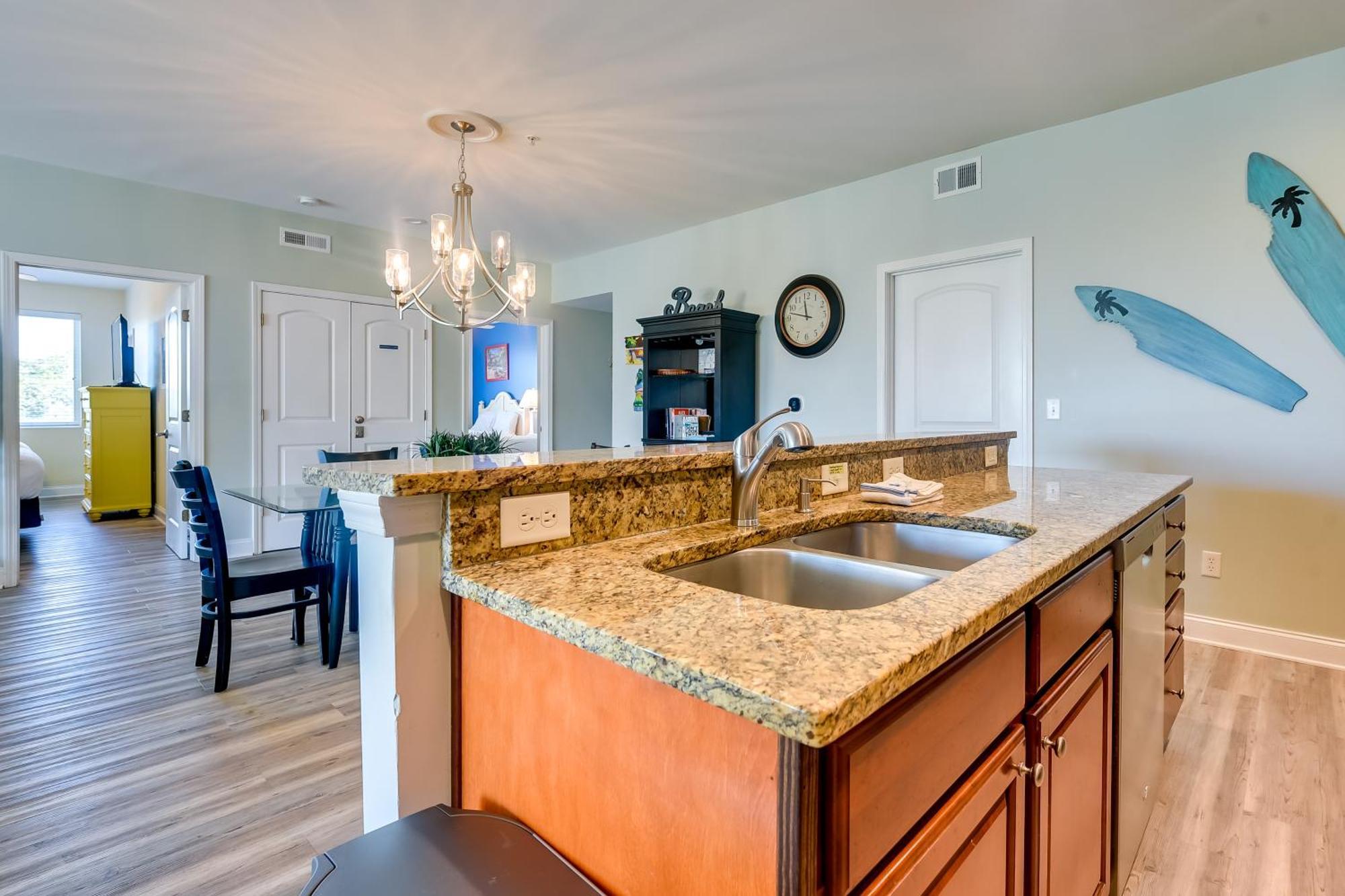 Roomy North Myrtle Beach Condo, Walk To Beach Exteriör bild